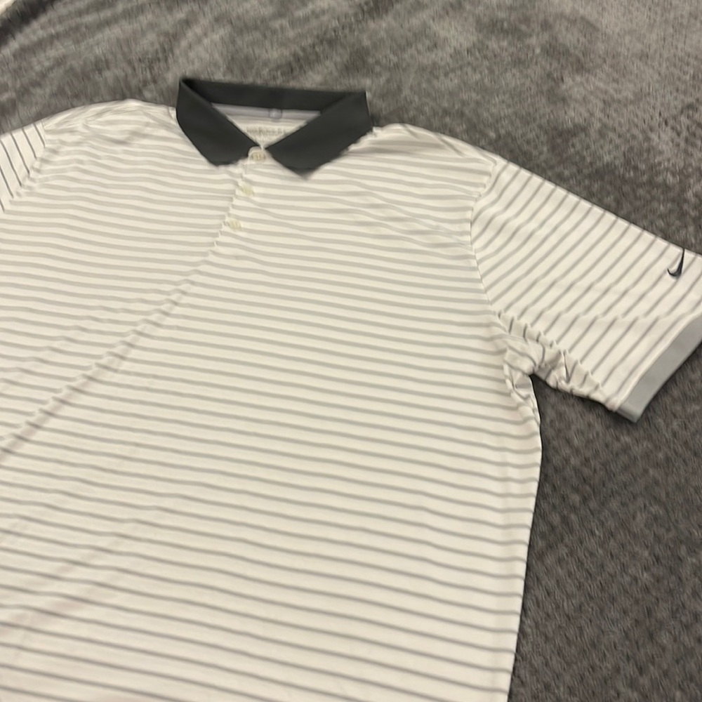 XXL Nike golf Shirt.